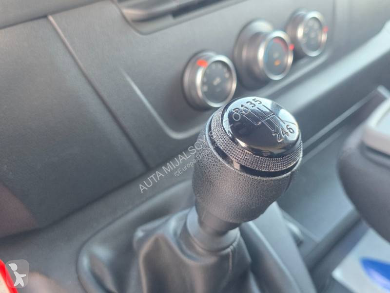 Samochód dostawczy Renault