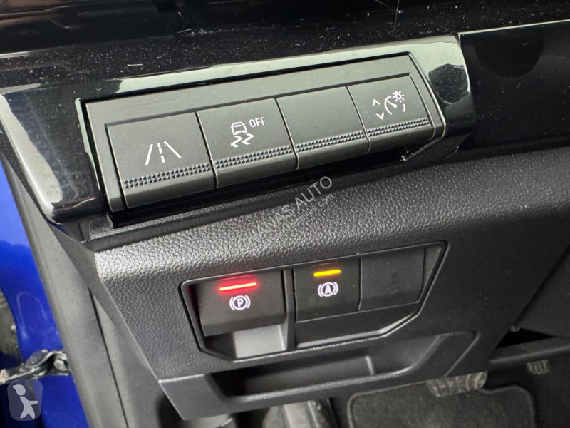 Véhicule utilitaire Renault 1.2 E-Tech 200 HEV...