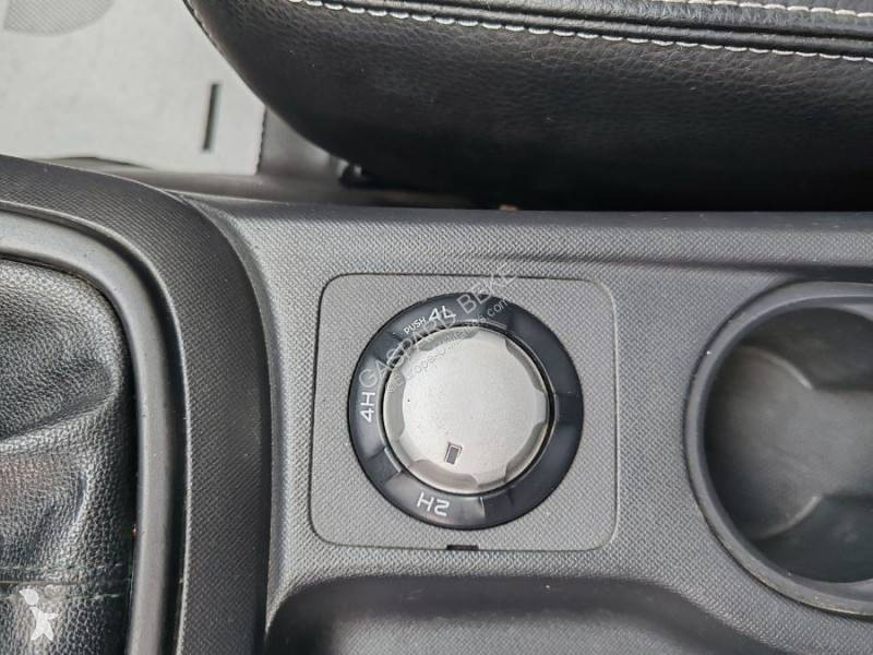 Samochód dostawczy Isuzu