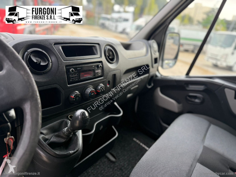 عربة نفعية Renault T35 2.3 dCi/130 TP...