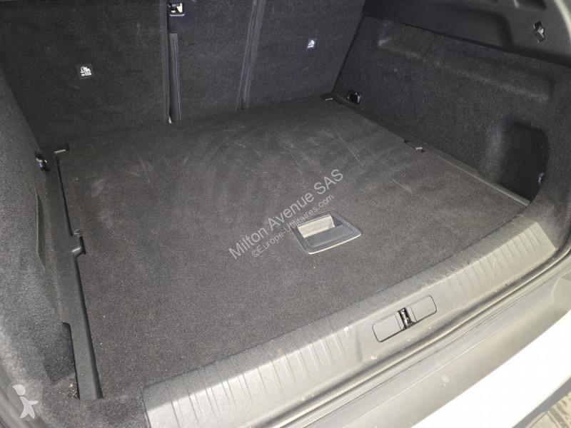 عربة نفعية Peugeot 3008 1.2i Hybrid -136 - BV...