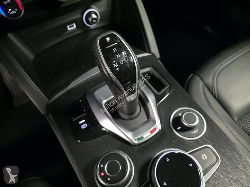 Samochód dostawczy Alfa-Roméo STELVIO 2.2 D -...