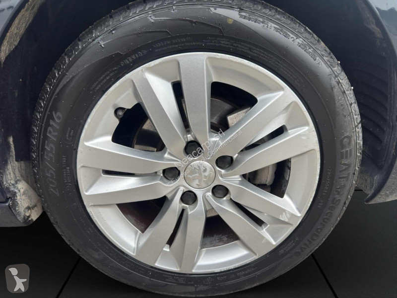 عربة نفعية Peugeot