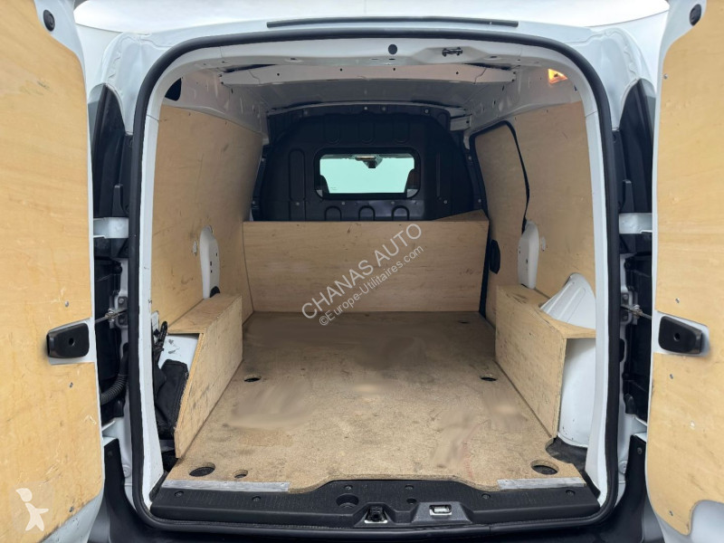 عربة نفعية Renault 1.5 BLUE DCI 75