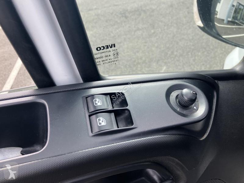 Véhicule utilitaire Iveco 35-150 BENNE COFFRE