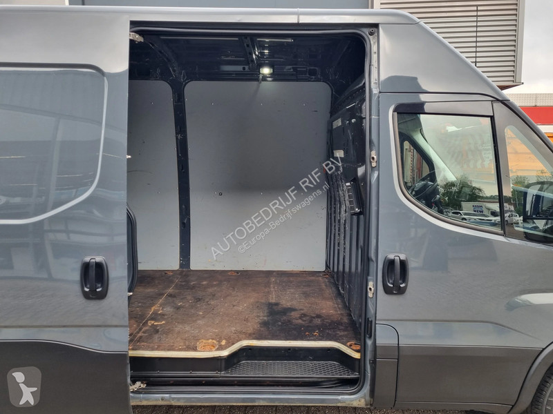 Furgoneta Iveco 35C18 3.0D 180 PK L4H2 Maxi...