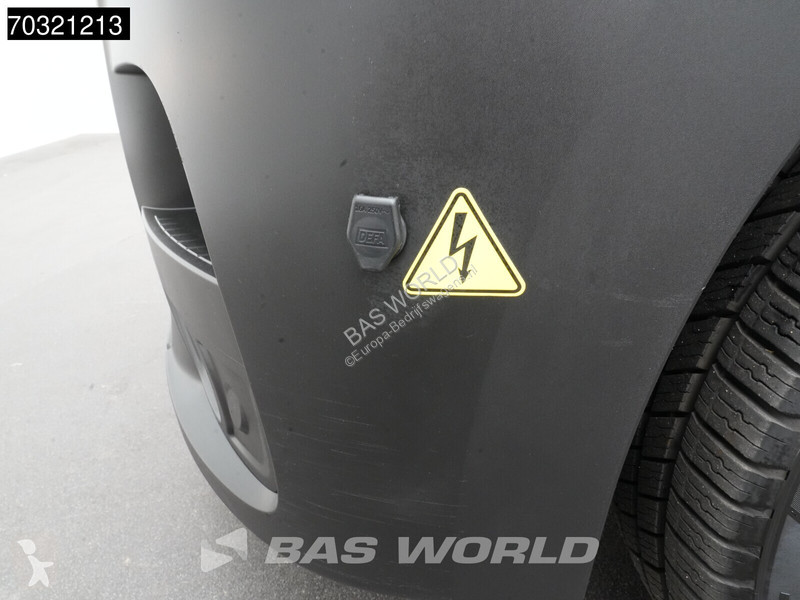 Furgoneta Renault Koelwagen L3H2 Carrier Xarios...