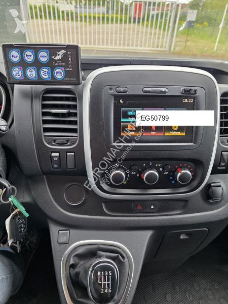 عربة نفعية Renault TRAFIC  2.0 LES