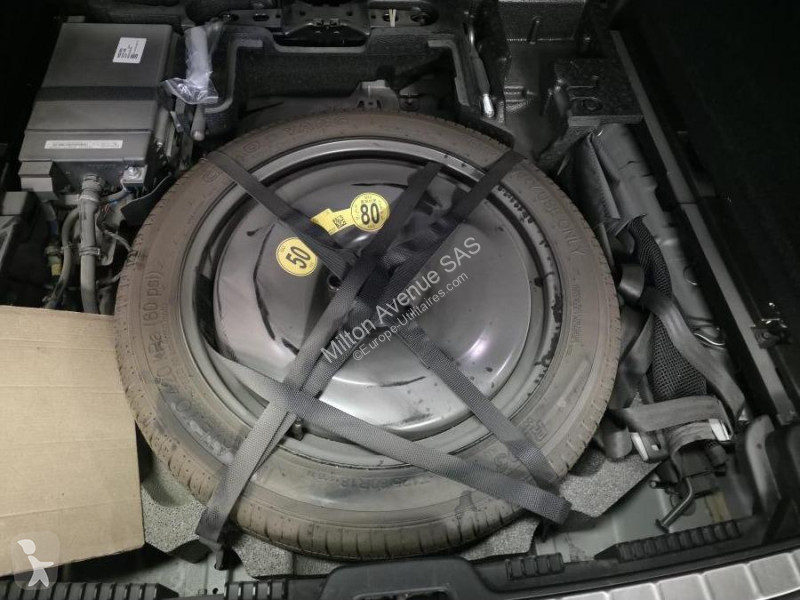 Samochód dostawczy Volvo XC60 B4 Micro-Hybride...