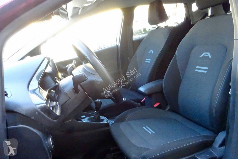 Véhicule utilitaire Ford FIESTA 1,0 I 95