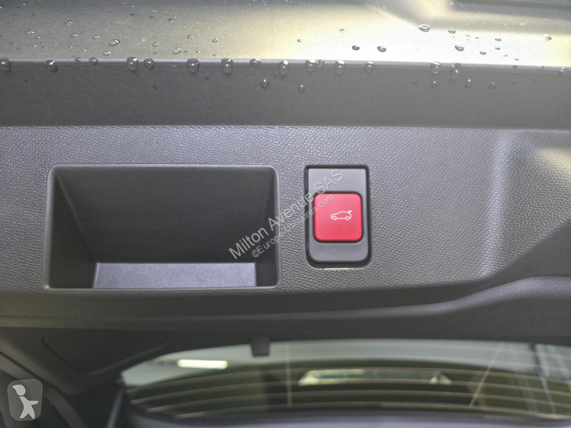 Véhicule utilitaire Citroën C5 AIRCROSS 1.2i...