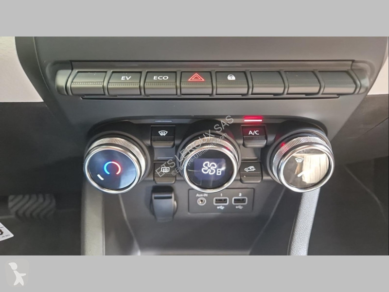 عربة نفعية Renault CLIO V