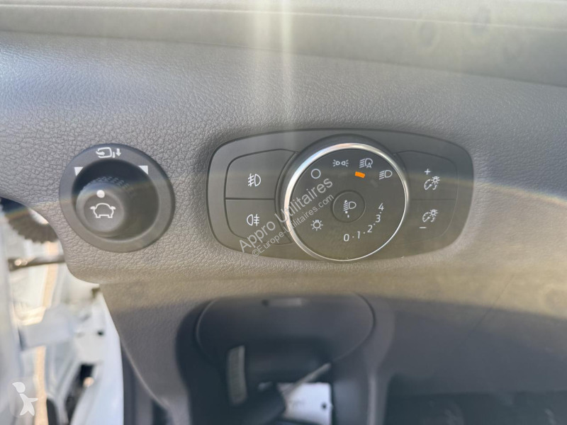 Véhicule utilitaire Ford TRANSIT 350 L3 2.0...