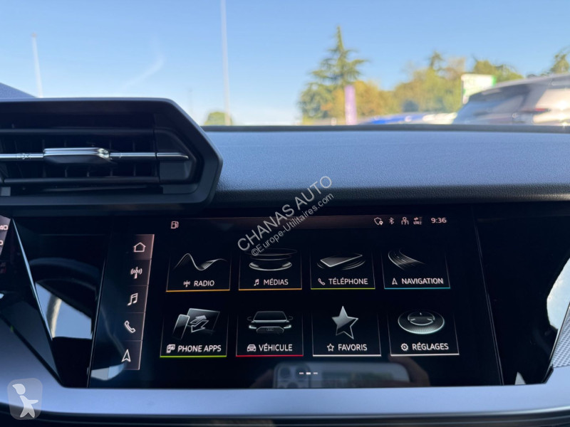 Véhicule utilitaire Audi 40 TFSIe 204 Design...