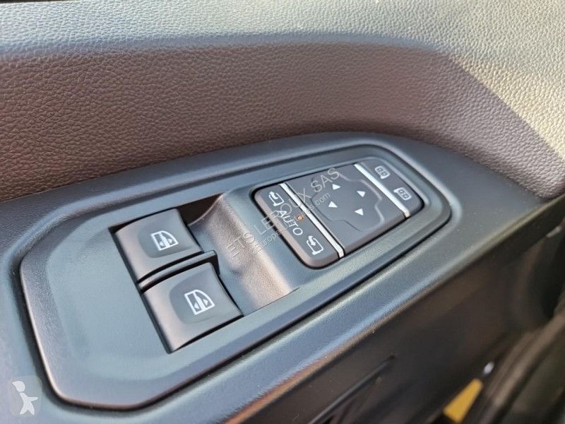 Véhicule utilitaire Renault TRAFIC