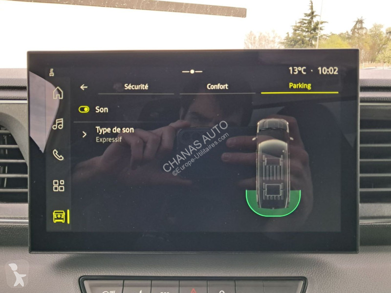 Véhicule utilitaire Nissan 3T5 2L 150...