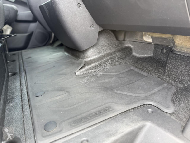 Véhicule utilitaire Renault MASTER Grand...