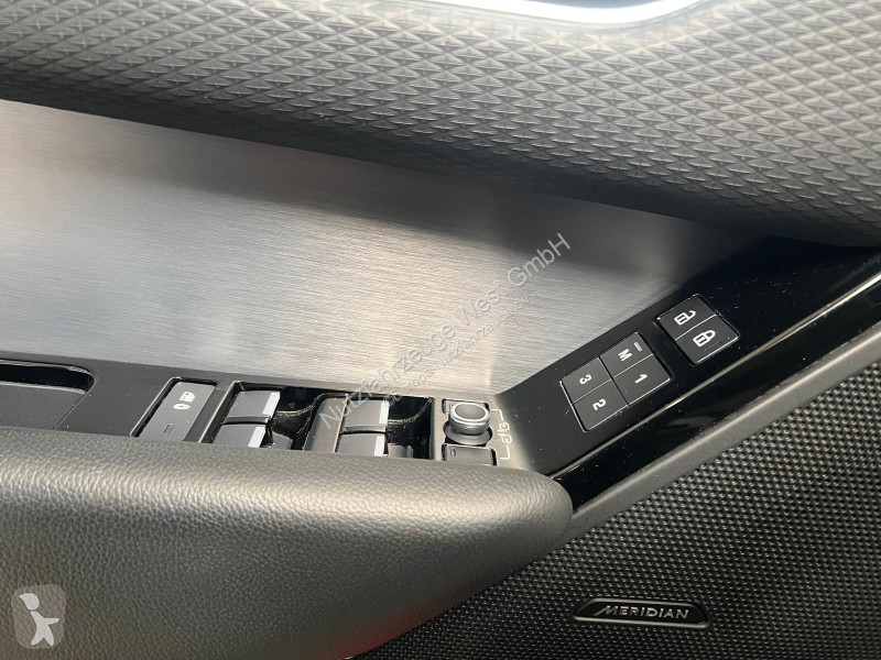 Véhicule utilitaire Land Rover Velar R-Dynamic...