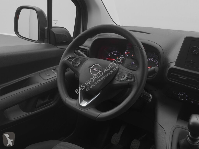 Лекотоварен автомобил Opel 110pk
