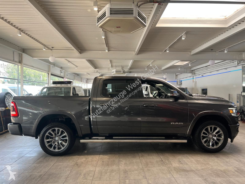 Samochód dostawczy Dodge RAM 1500 5,7 V8 Larami...