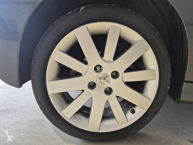 Véhicule utilitaire Peugeot 207 CC 1.6 HDi -...