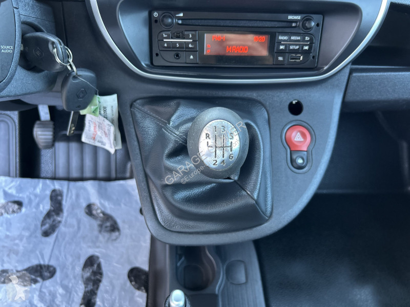 Véhicule utilitaire Renault 1.5 Blue dci 95...