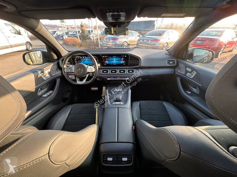 عربة نفعية Mercedes 300 d AMG...