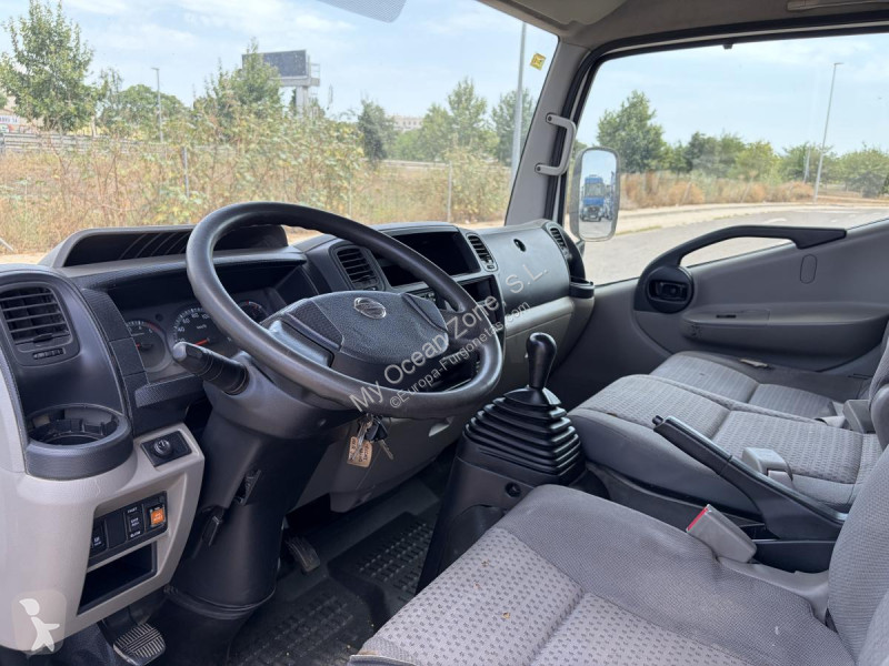 Samochód dostawczy Nissan 35.13
