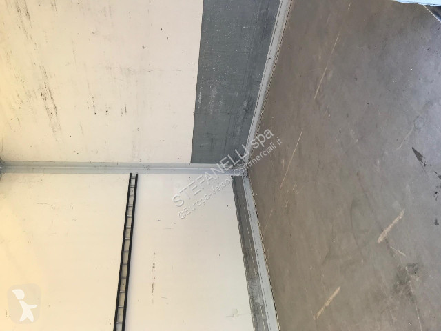 Veicolo commerciale Iveco DAILY 35C16H BOX +...