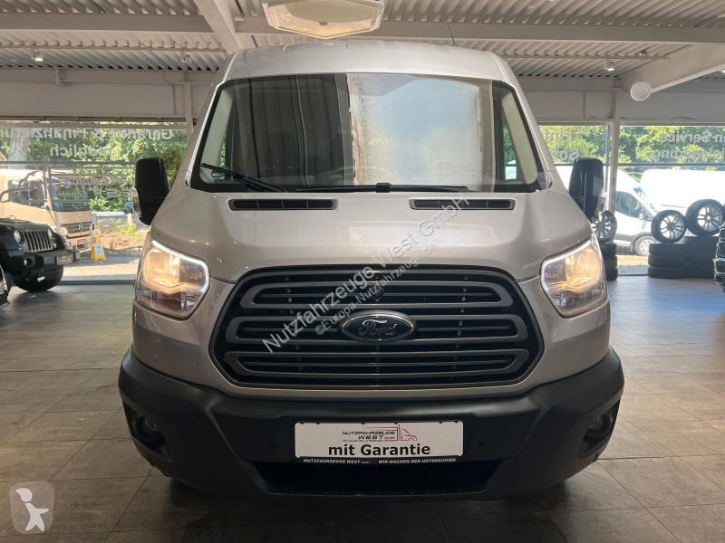 عربة نفعية Ford...