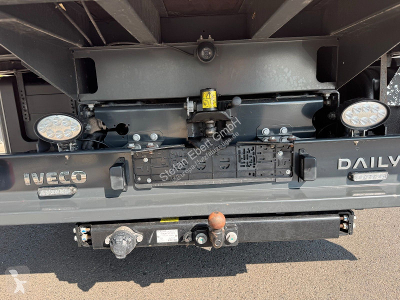 Véhicule utilitaire Iveco 70C18 HA8 3.0L A8...