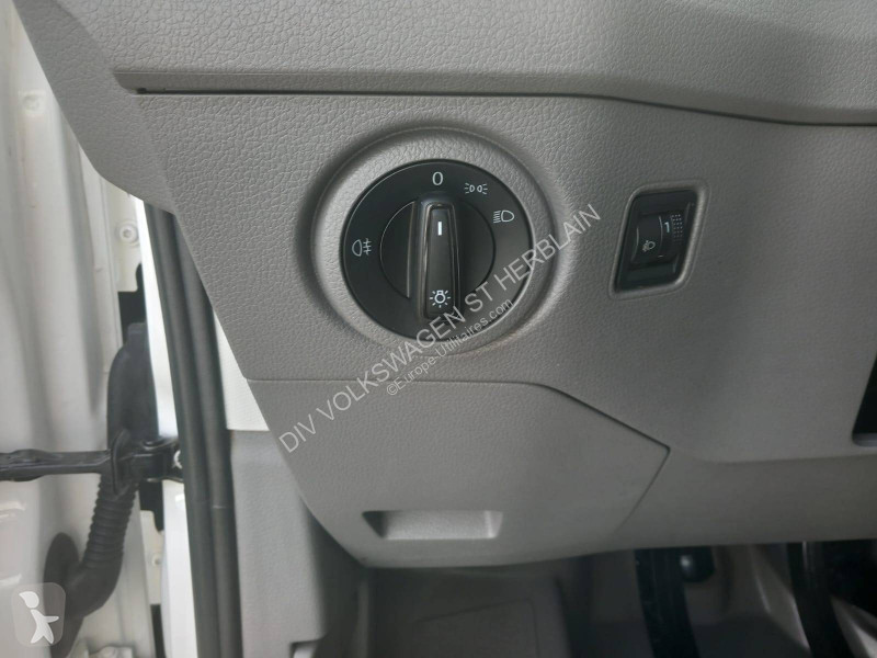 Комерційні автомобілі Volkswagen CRAFTER VAN 35...