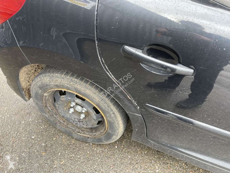 عربة نفعية Peugeot