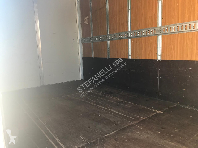 عربة نفعية Iveco DAILY 35C14H BOX