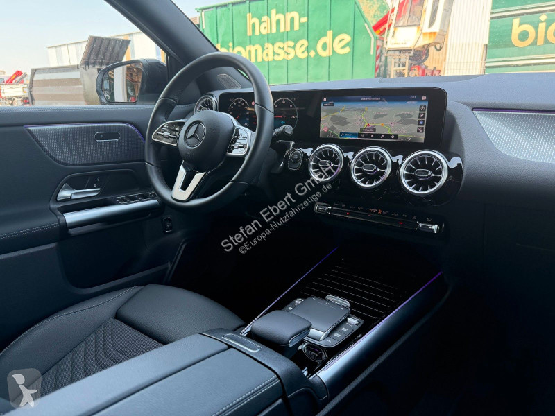 Mercedes EQA 300 4M...