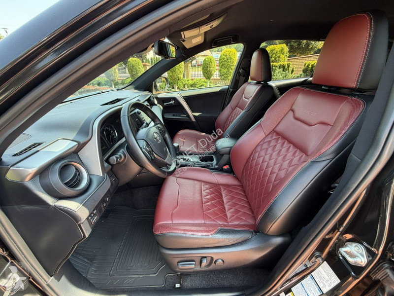 Samochód dostawczy Toyota RAV-4
