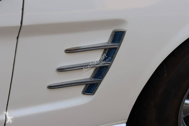 Furgoneta Ford V8