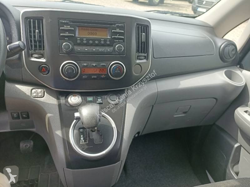 Véhicule utilitaire Nissan