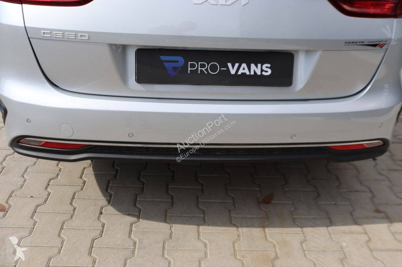 Samochód dostawczy KIA  Ceed