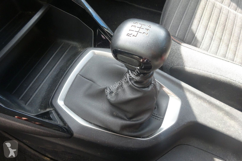 Véhicule utilitaire Peugeot 1,5 HDI 110