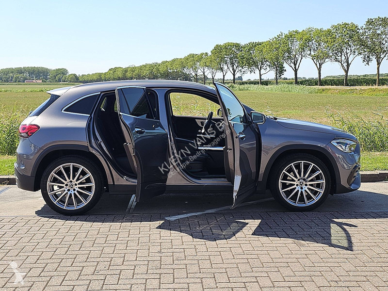 عربة نفعية Mercedes 4Matic AMG Line GLA