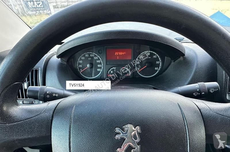 Furgoneta Peugeot boxer tetto alto passo medio