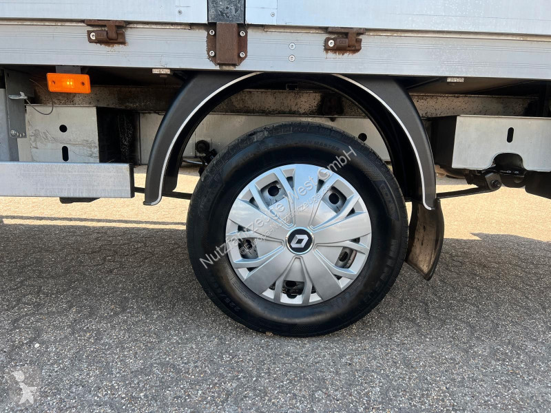 عربة نفعية Renault XXL Maxi...