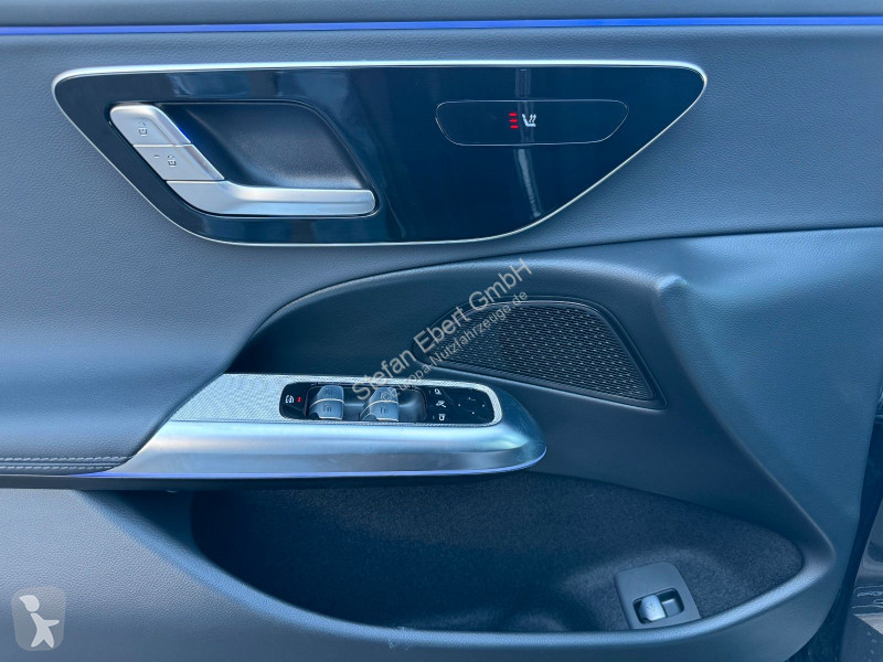 Mercedes E...