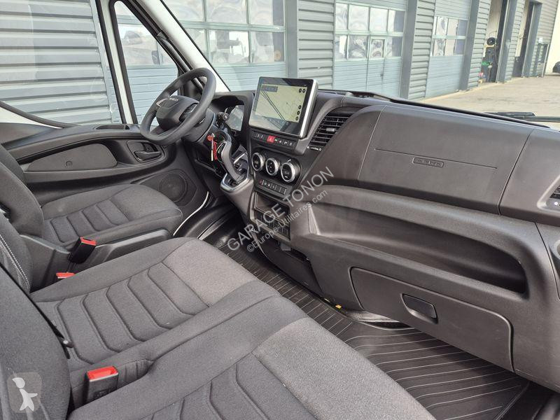 Véhicule utilitaire Iveco 35-180 HI-MATIC...
