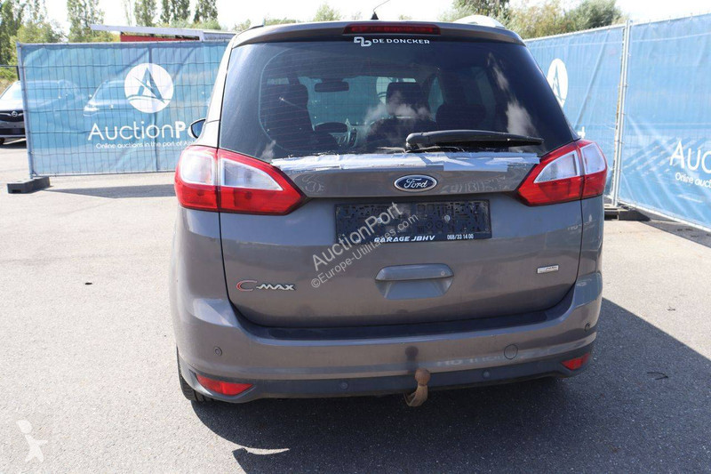Véhicule utilitaire Ford Grand