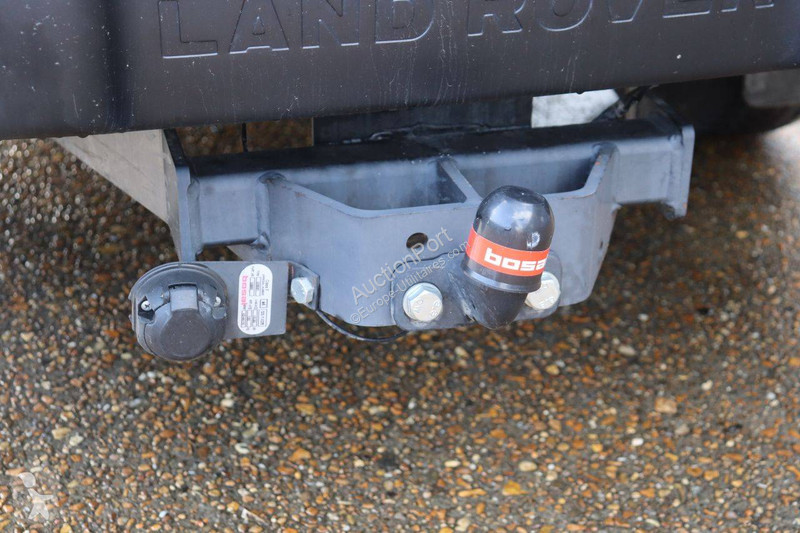 Véhicule utilitaire Land Rover V8