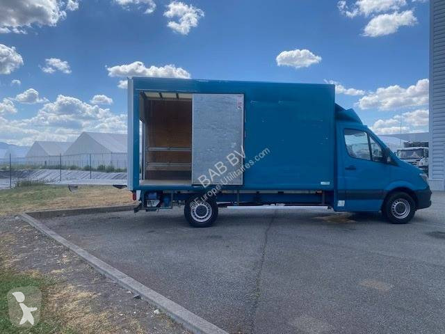 Véhicule utilitaire Mercedes