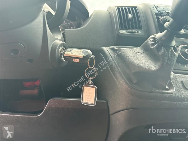 Véhicule utilitaire Opel 2.2