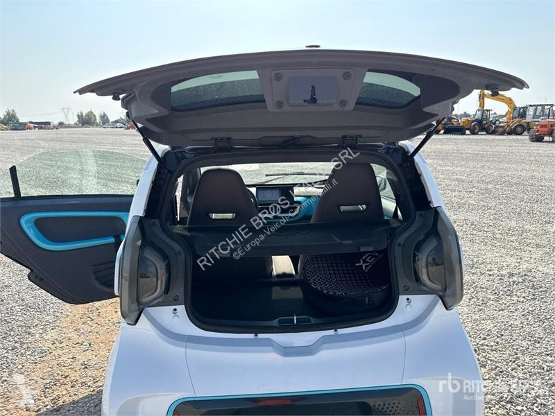 Лекотоварен автомобил  XEV Yoyo